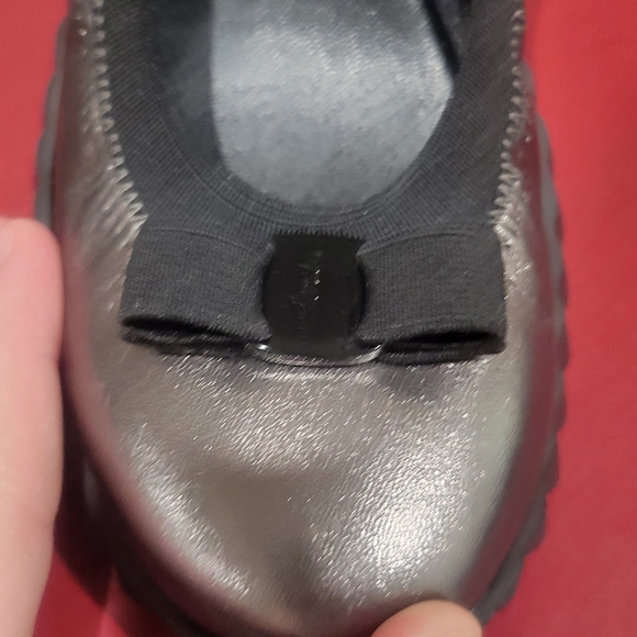 Womens Salvatore Ferragamo Bow Sneaker Shoes Size 6c - Picture 5 of 7